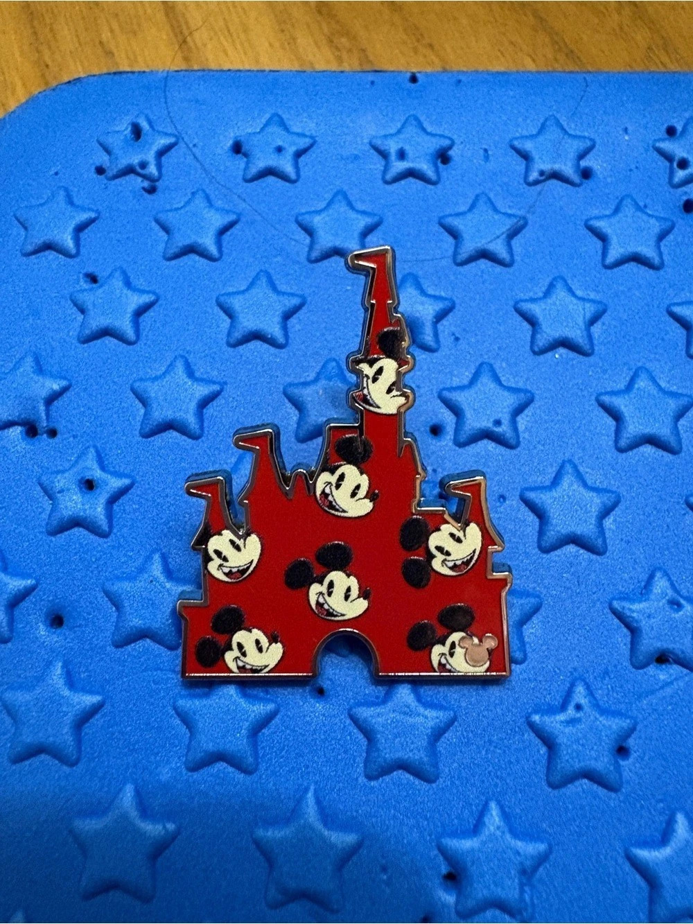 Disney WDW Hidden Disney Series Wave B Castles - Mickey Castle Pin Red & Silver